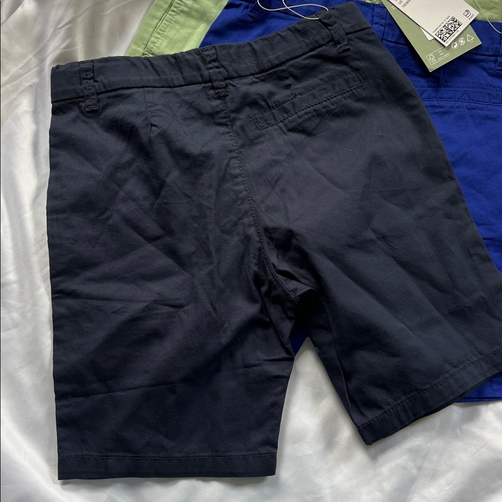 NWT H&M Set of 3 Shorts 5T - Picture 4 of 7